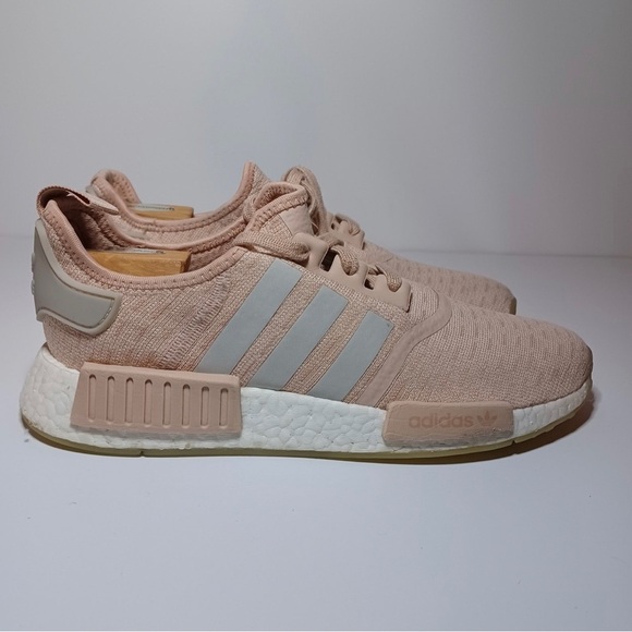 Adidas NMD R1 Chalk Pearl Pink Salmon Running Shoe Womens Size 10.5 (53 Box 7) - Picture 1 of 9
